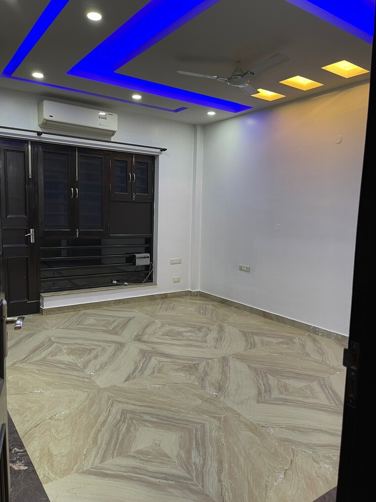 Bedroom, rwa-residential-society-sector-46 3 Bedroom 1800 Sq.Ft. Builder Floor In Sector 46 Gurgaon 9549608