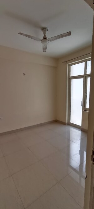 Room in 2 BHK Apartment at Shree Vardhman Mantra, Sector 67 – for Rent