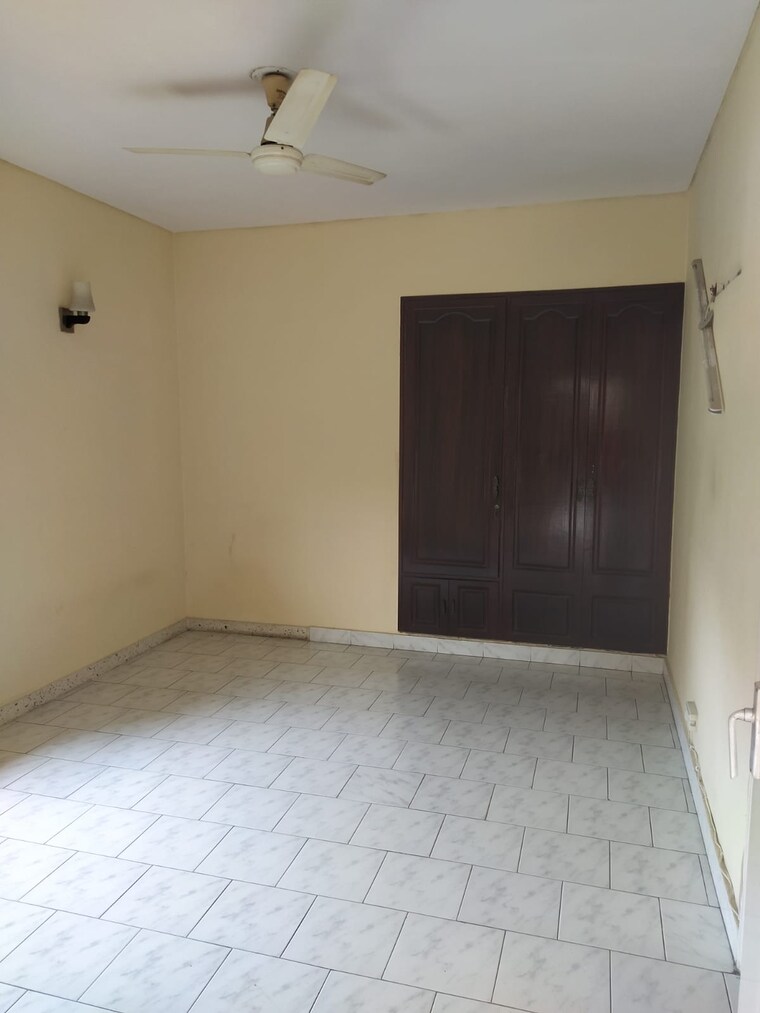 Room, eros-sterling-apartments 2 Bedroom 950 Sq.Ft. Apartment In Charmwood Village Faridabad 9549603