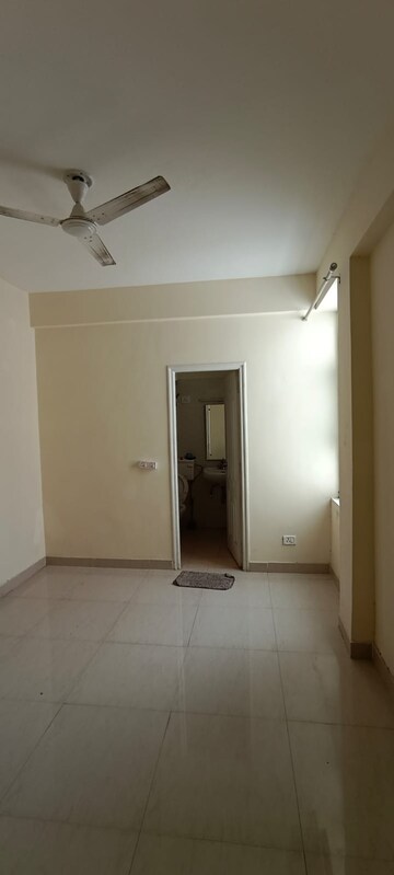 Room in 2 BHK Apartment at Shree Vardhman Mantra, Sector 67 – for Rent
