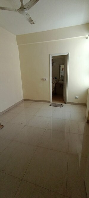 Room in 2 BHK Apartment at Shree Vardhman Mantra, Sector 67 – for Rent