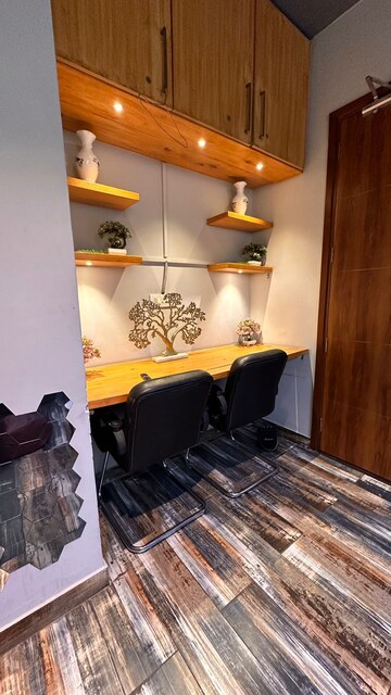 Bedroom in 1 BHK Apartment at Vip Road – for Rent