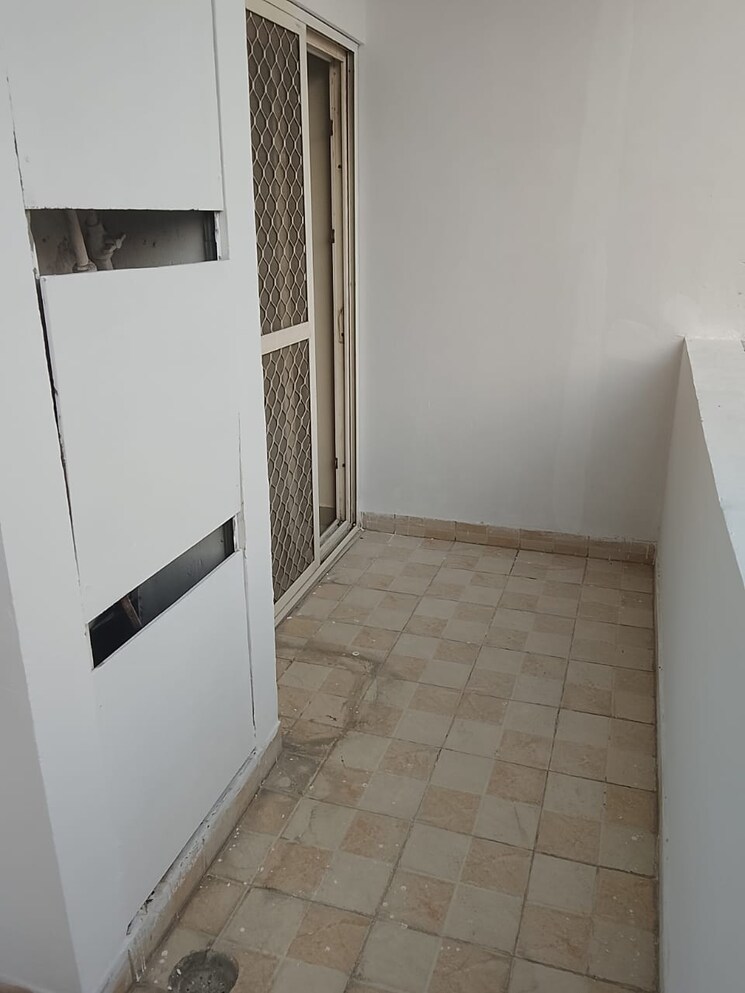 Room, spring-meadows 4 Bedroom 2125 Sq.Ft. Apartment In Tech Zone 4 Greater Noida Greater Noida 9549644