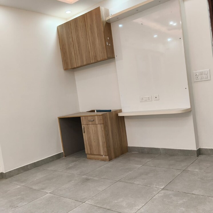 Living Room, saya-gold-avenue 4 Bedroom 2370 Sq.Ft. Apartment In Vaibhav Khand Ghaziabad 9549653