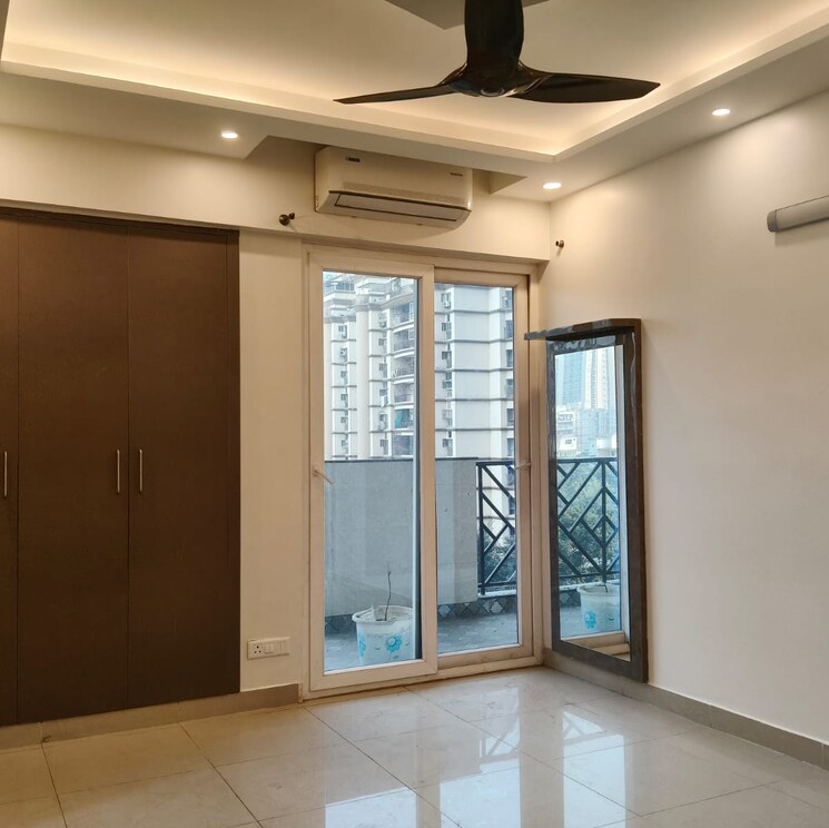 Room, saya-gold-avenue 4 Bedroom 2370 Sq.Ft. Apartment In Vaibhav Khand Ghaziabad 9549653