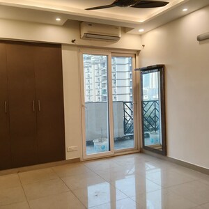 Room in 4 BHK Apartment at Saya Gold Avenue, Vaibhav Khand – for Rent