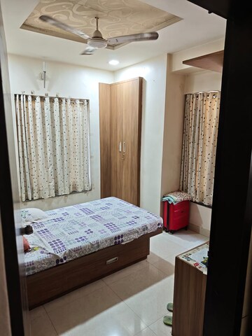 Bedroom in 2 BHK Apartment at Tingre Nagar – for Rent