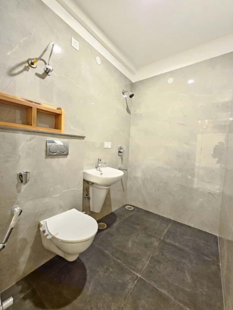 Bathroom, vip road 1 Bedroom 1100 Sq.Ft. Apartment In Vip Road Zirakpur 9549652