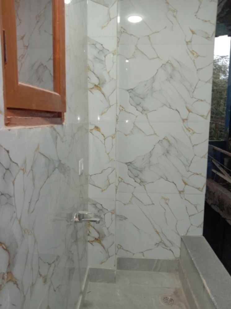 Bathroom, dwarka mor 1 Bedroom 405 Sq.Ft. Builder Floor In Dwarka Mor Delhi 9549662