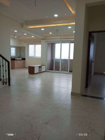 Room in 4 BHK Apartment at Skav Ohana, Kr Puram – for Sale