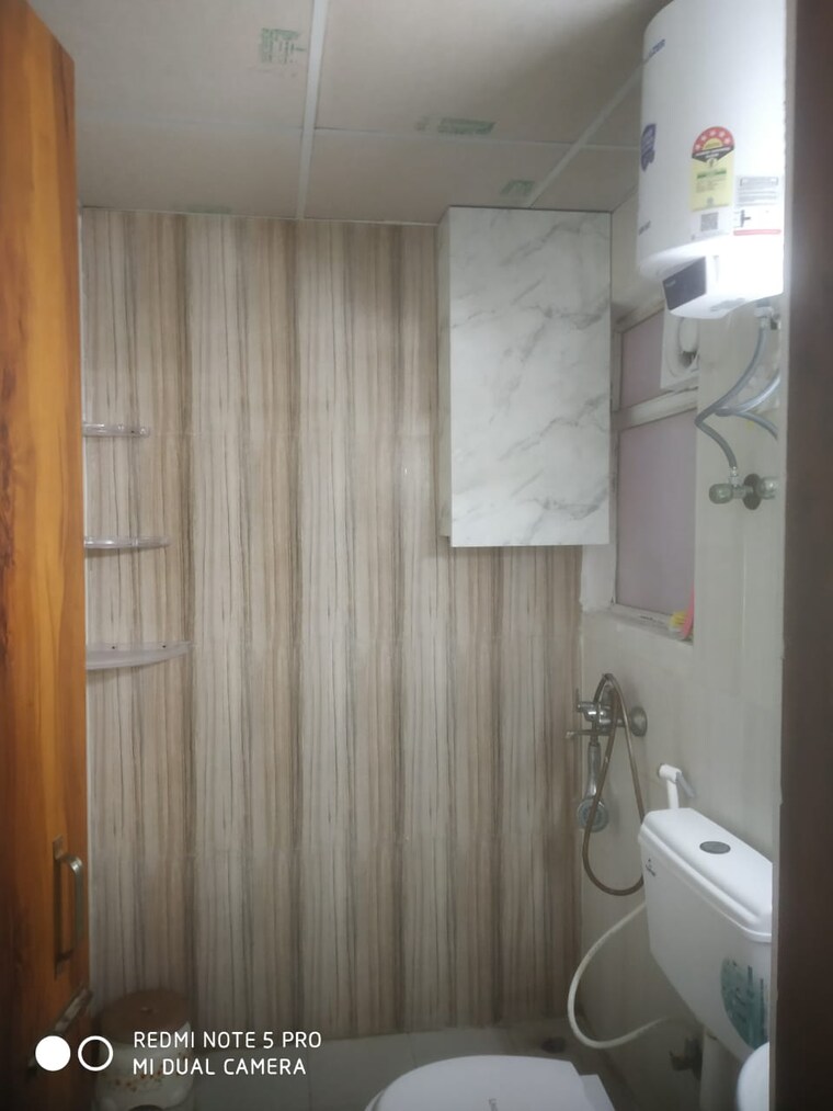 Bathroom, shree-vardhman-green-court 2 Bedroom 690 Sq.Ft. Apartment In Sector 90 Gurgaon 9549680