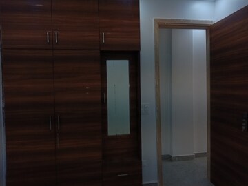 Room in 2 BHK Builder Floor at Dwarka Mor – for Sale