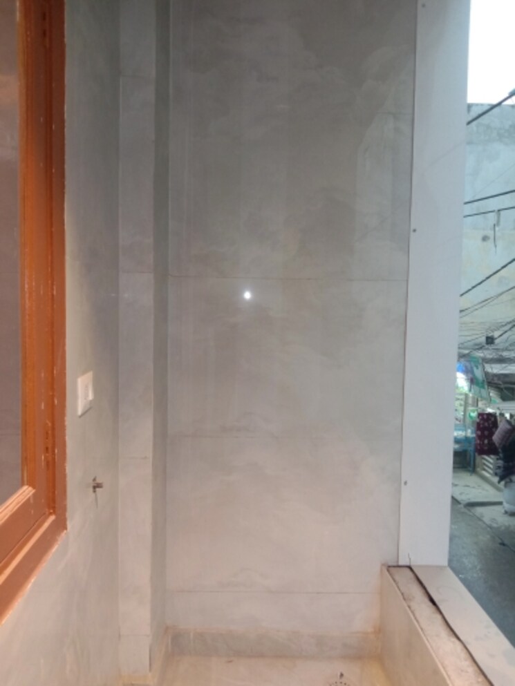 Bathroom, dwarka mor 2 Bedroom 586 Sq.Ft. Builder Floor In Dwarka Mor Delhi 9549691