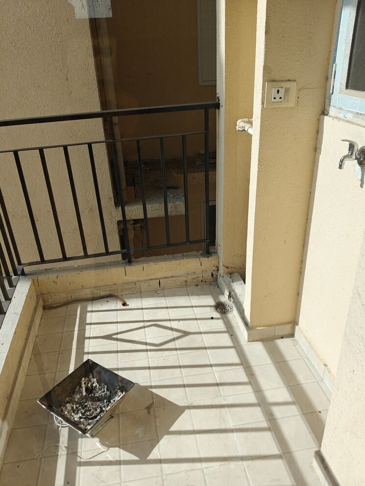 Balcony, sector 93 2 Bedroom 645 Sq.Ft. Apartment In Sector 93 Gurgaon 9549712