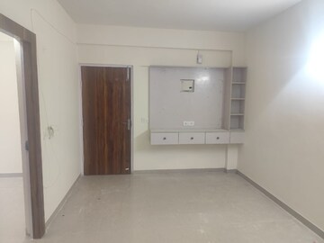 Room in 2 BHK Apartment at Shree Vardhman Green Court, Sector 90 – for Rent