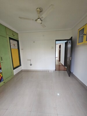 Room in 3 BHK Apartment at Emerald Regency Towers, Kavesar – for Rent