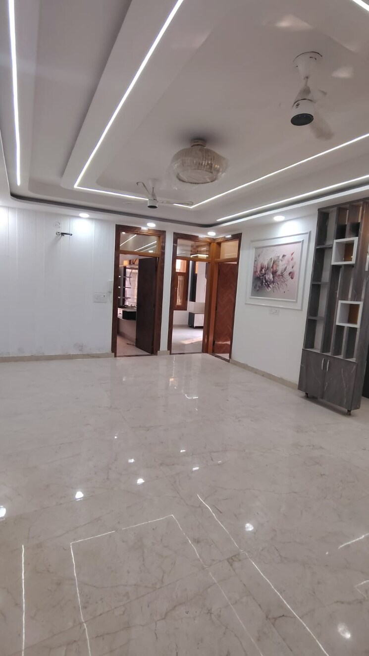 Room, dwarka mor 3 Bedroom 900 Sq.Ft. Builder Floor In Dwarka Mor Delhi 9549750