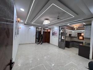 Parking in 3 BHK Builder Floor at Dwarka Mor – for Rent