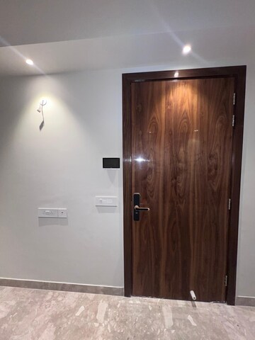 Furnished Amenities in 3 BHK Apartment at Milan CGHS, Sector 39 – for Rent