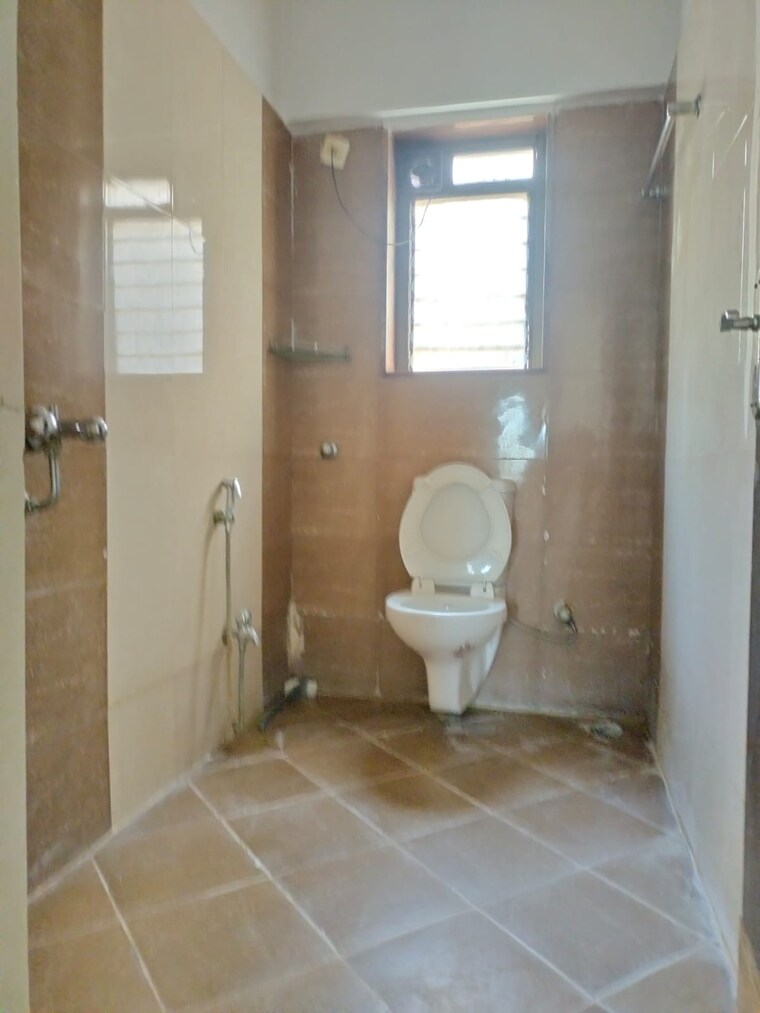 Bathroom, regency-towers 2 Bedroom 850 Sq.Ft. Apartment In Kavesar Thane 9549772