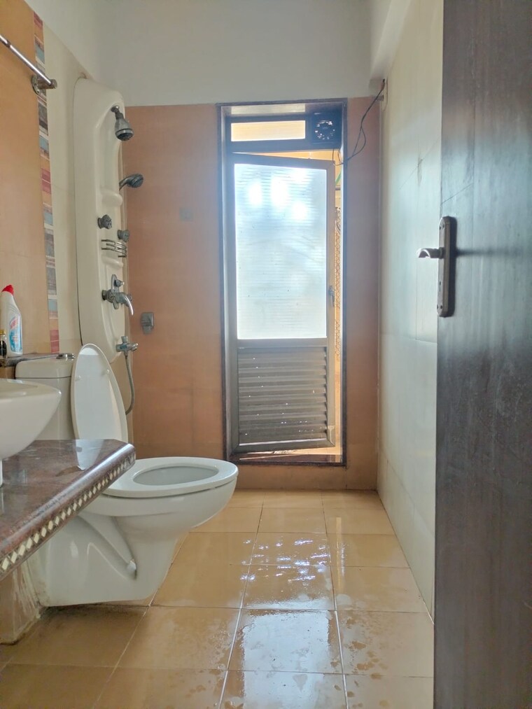 Bathroom, regency-towers 2 Bedroom 850 Sq.Ft. Apartment In Kavesar Thane 9549772
