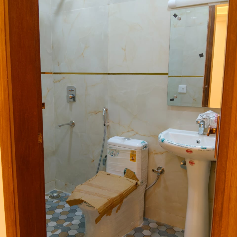 Bathroom, chattarpur 3 Bedroom 150 Sq.Ft. Builder Floor In Chattarpur Delhi 9549763