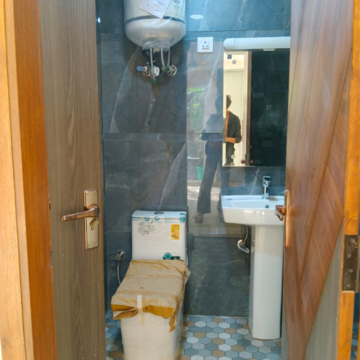 Furnished Amenities in 3 BHK Builder Floor at Chattarpur – for Rent