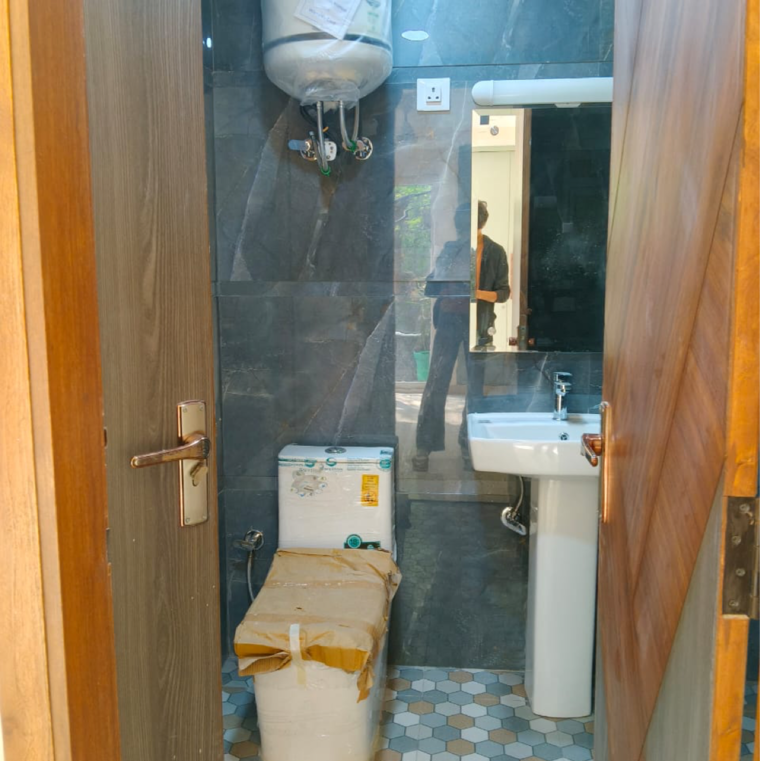 undefined, chattarpur 3 Bedroom 150 Sq.Ft. Builder Floor In Chattarpur Delhi 9549763