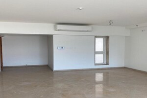 Room in 2.5 BHK Apartment at Godrej The Trees, Vikhroli East – for Rent