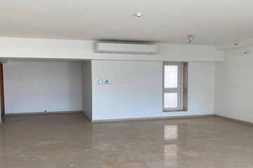 Room in 2.5 BHK Apartment at Godrej The Trees, Vikhroli East – for Rent