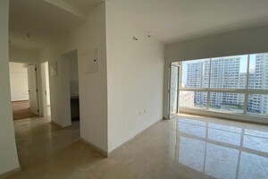 Room in 2.5 BHK Apartment at Godrej The Trees, Vikhroli East – for Rent