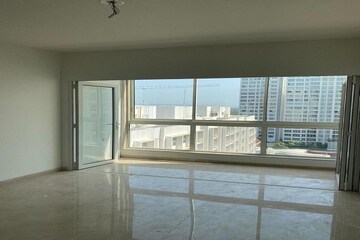 Room in 2.5 BHK Apartment at Godrej The Trees, Vikhroli East – for Rent