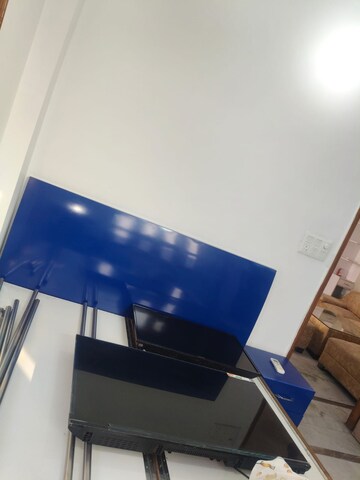 Team Area in 2 BHK Builder Floor at Dwarka Mor – for Rent