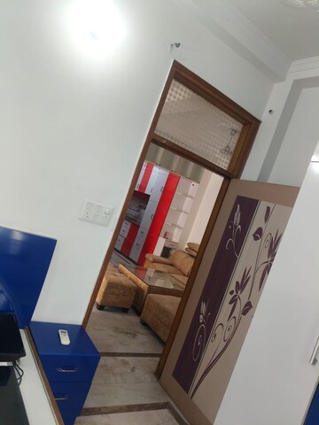 Furnished Amenities in 2 BHK Builder Floor at Dwarka Mor – for Rent