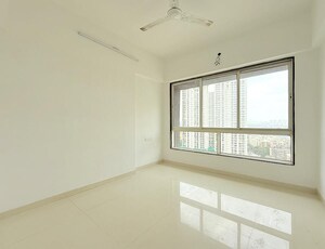 Room in 3 BHK Apartment at Millionaire Heritage, Andheri West – for Rent