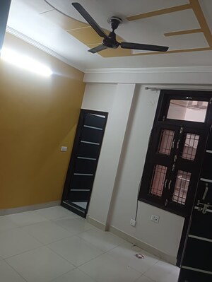 Furnished Amenities in 2 BHK Builder Floor at Dwarka Mor – for Rent