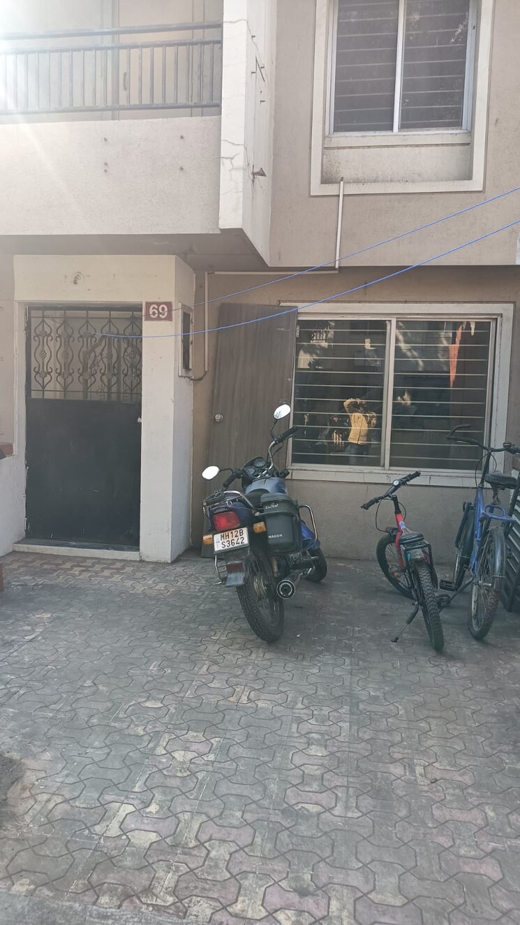  Parking, yash-ravi-park 2 Bedroom 1250 Sq.Ft. Villa In Hadapsar Pune 9549815