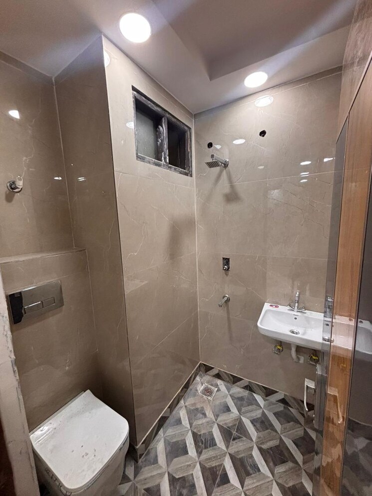 Bathroom, govindpuri 2 Bedroom 600 Sq.Ft. Builder Floor In Govindpuri Delhi 9549836