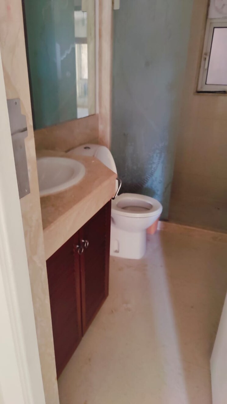 Bathroom, hiranandani-gardens-octavius 4 Bedroom 1600 Sq.Ft. Apartment In Powai Mumbai 9549842