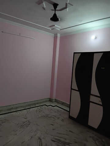 Room in 2 BHK Builder Floor at Nirman Vihar – for Rent