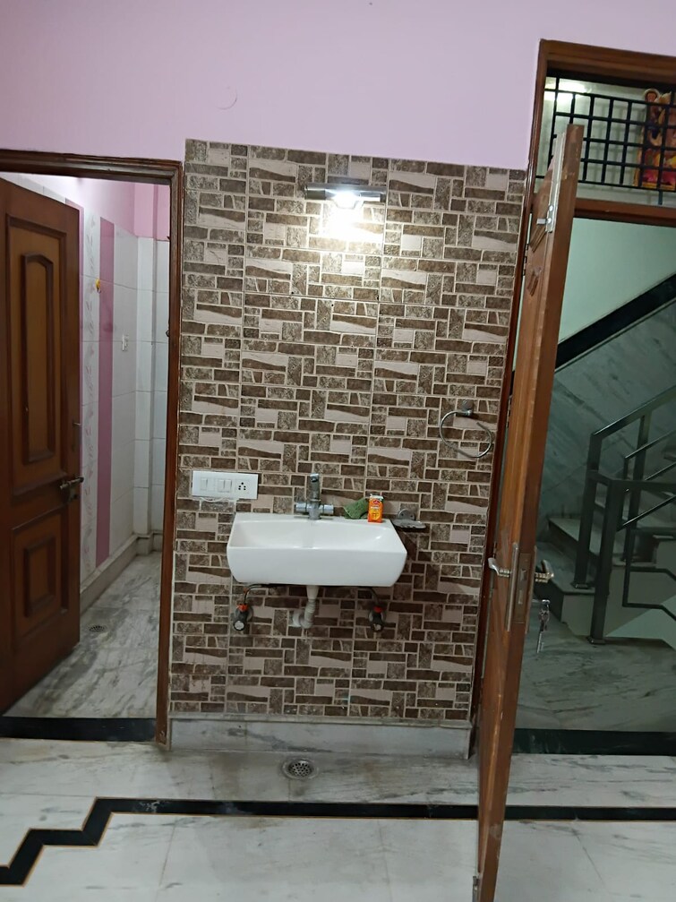 Balcony, nirman vihar 2 Bedroom 600 Sq.Ft. Builder Floor In Nirman Vihar Delhi 9549847