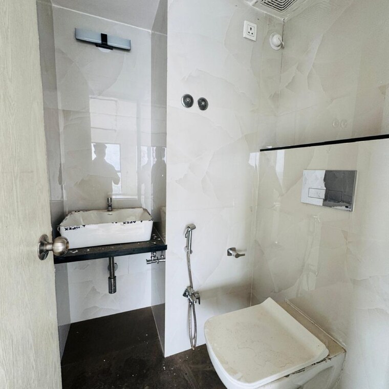 Bathroom, lodha-signet-palava Commercial Office Space 800 Sq.Ft. In Kalyan Shilphata Road Thane 9549849