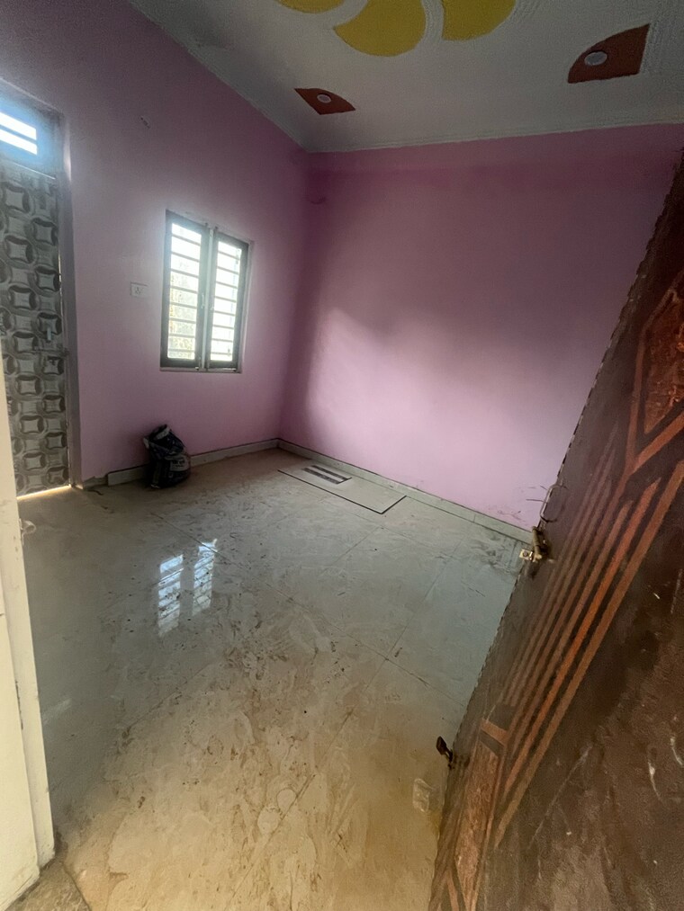 Room, golden-valley-roza-jalalpur  60 Sq.Yd. Plot In Ecotech 13 Greater Noida Greater Noida 9549854