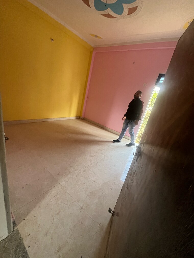 Room, golden-valley-roza-jalalpur  60 Sq.Yd. Plot In Ecotech 13 Greater Noida Greater Noida 9549854