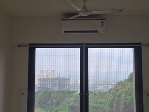 Room in 3 BHK Apartment at Kanakia Silicon Valley, Powai – for Rent