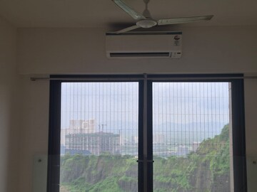 Room in 3 BHK Apartment at Kanakia Silicon Valley, Powai – for Rent