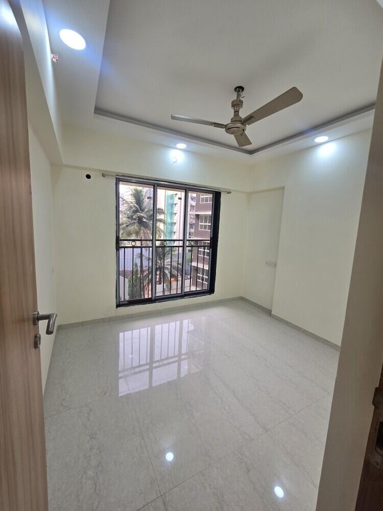 2 BHK + Servant Room Apartment For Rent in DLH Sorrento