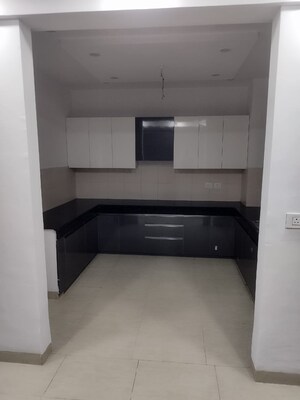 Kitchen in 2.5 BHK Builder Floor at Wave Prime Floors, Wave City – for Rent