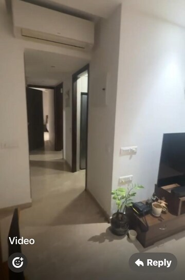 Room in 2 BHK Apartment at Hiranandani Castle Rock, Powai – for Rent