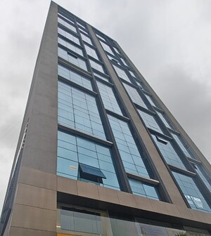  Office Space For Rent in Khar West
